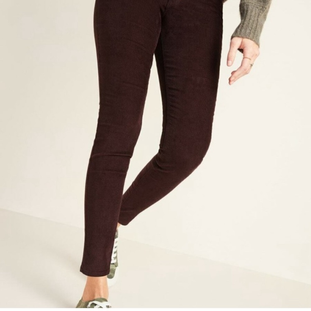 Women’s Old Navy High Rise Rockstar Super Skinny Brown Corduroy Pants, size 16